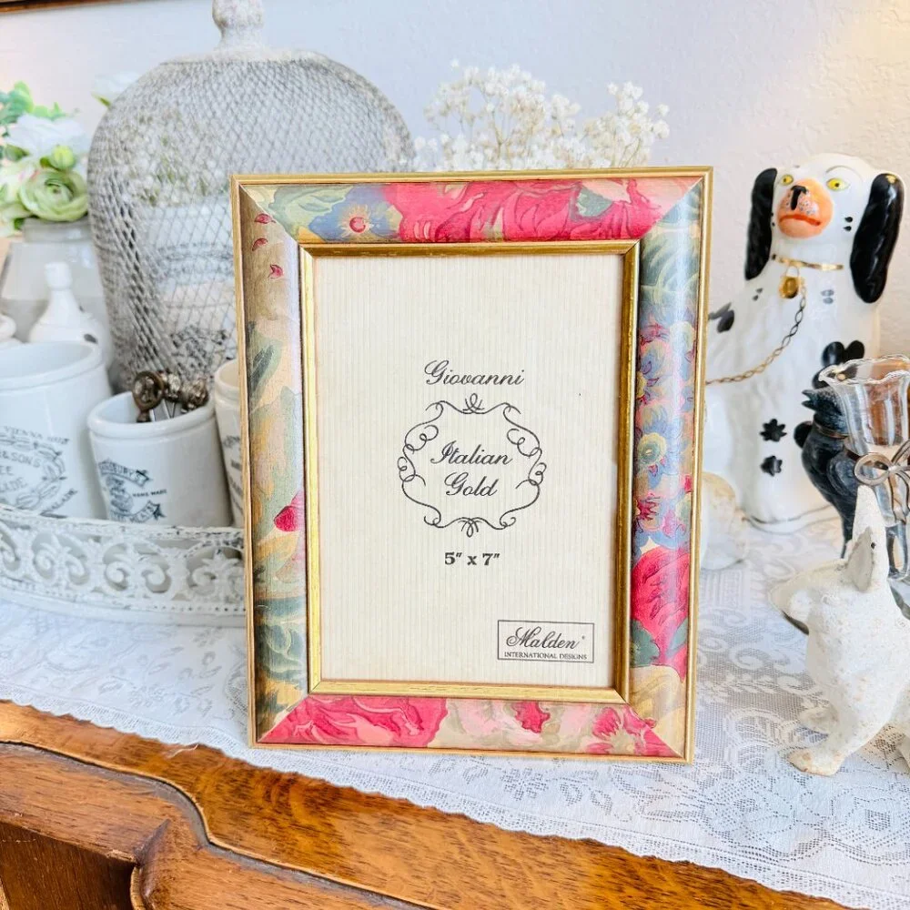 Vintage Giovani Italian Gold Hand Painted Frame
